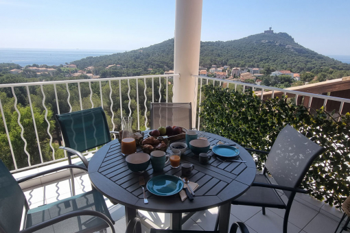 03-le-hameau-appartement-f2-cap-esterel-location-terrasse
