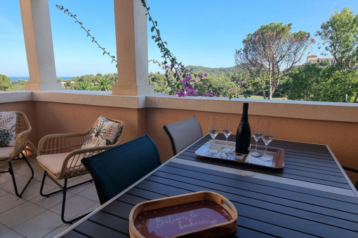 02-le-village-appartement-f2-cap-esterel-location-exterieur
