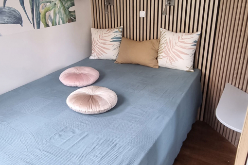 04-location-cap-esterel-agay-village-T2-chambre-moderne
